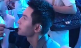 娱乐吃瓜经纪人和女星,吃瓜经纪人揭秘女星幕后故事